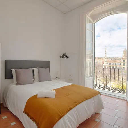 C67 - Shiny 6 Bedrooms In Plaza De La Merced