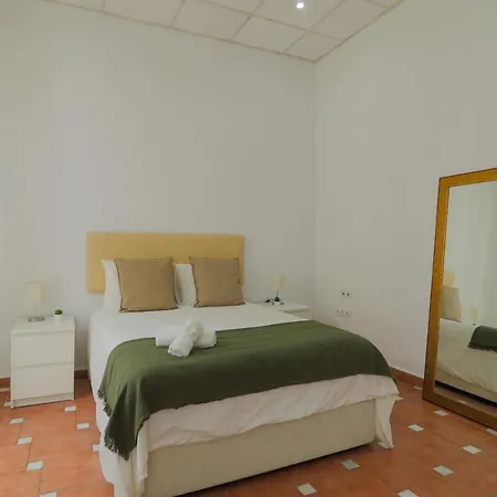 Appartamento C67 - Shiny 6 Bedrooms In Plaza De La Merced *